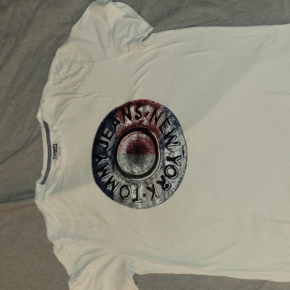 Tommy Hilfiger T shirt